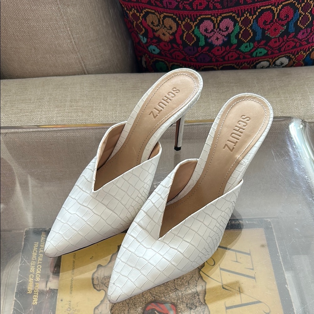 SCHUTZ White Textured Heels Elegant Design